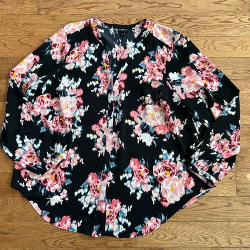 Torrid blouse studio crepe de chime button front long sleeve size 2XL